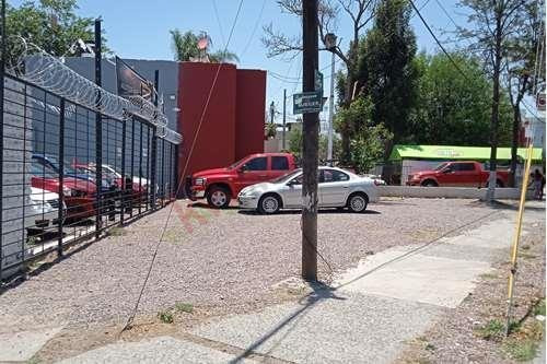 Imagen 1 de 13 de Terreno En Venta En La Tuzanía, Cerca Tren Ligero, Frente Prepa 7