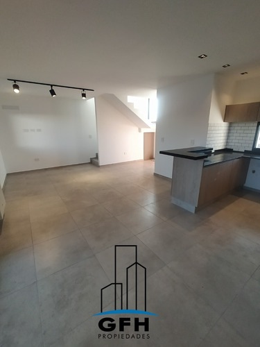 Imagen 8 de 21 de Duplex 3 Dormitorios Con Vestidor!