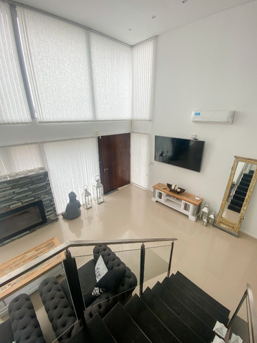 Imagen 5 de 10 de Venta De Casa Con Fondo A Laguna En Santa Rita, Canning