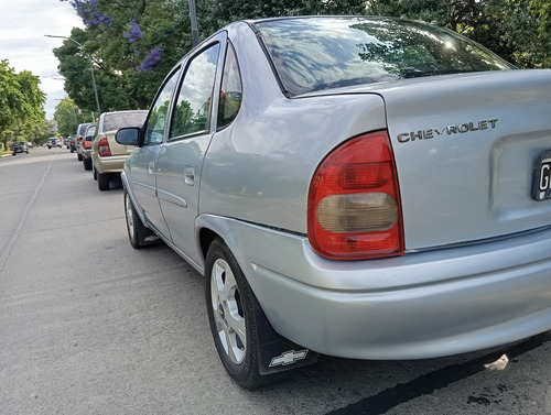 Chevrolet Corsa Classic 1.6 Gl Aa Dh 4P