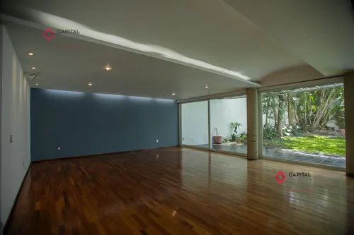 Casa De Lujo En Renta Con Alberca Y Cuarto De Seguridad Cerca De La Minerva