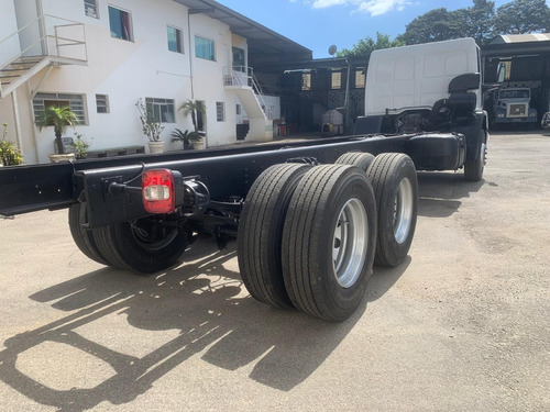 Ford Ford Cargo 2422 Truck + Chassis 2009