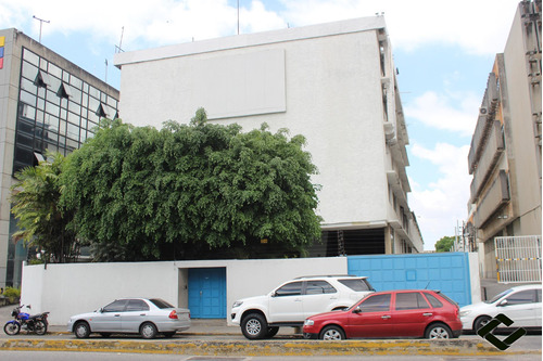 Edificio Espectacular Los Ruices