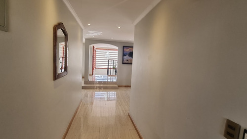 Imagen 2 de 29 de Venta De Espectacular Propiedad En Lomas De Lo Aguirre