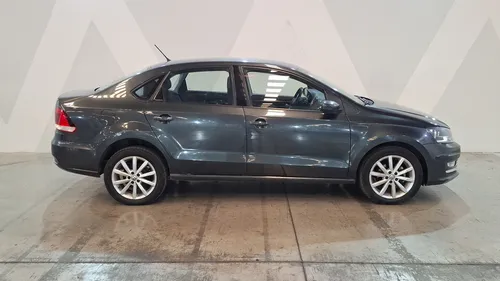 Volkswagen Vento 1.6 HIGHLINE AUTO