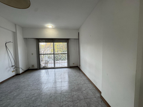 Departamento 2 Ambientes Con Balcon- Excelente Ubicacion