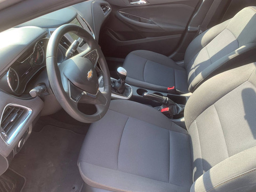 Imagen 10 de 14 de Chevrolet Cruze 2018 1.4 Ls Mt