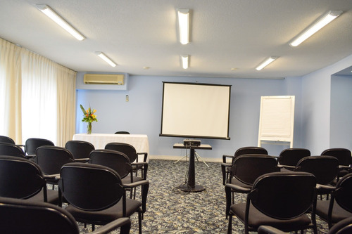 Coworking En Pocitos , Oficinas, Renta Por Hora, Mes, Año.