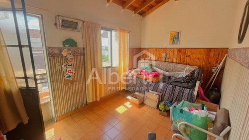 Venta Casa 4 Ambientes En El Palomar.