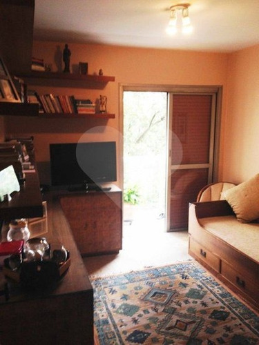 4 Dormitórios, 1 Suite, 1 Vaga - 375-im82205