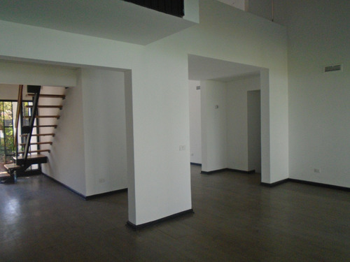 Camino Mirasol - 100% Remodelada - 6 Estacionamientos -
