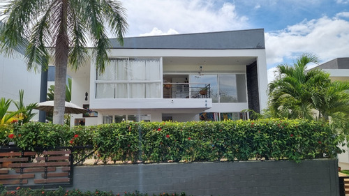 Casa En Venta En San Jeronimo En Unidad Cerrada