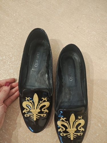 Mocasines De Charol Paruolo Con Bordado En Amarillo (Usado)