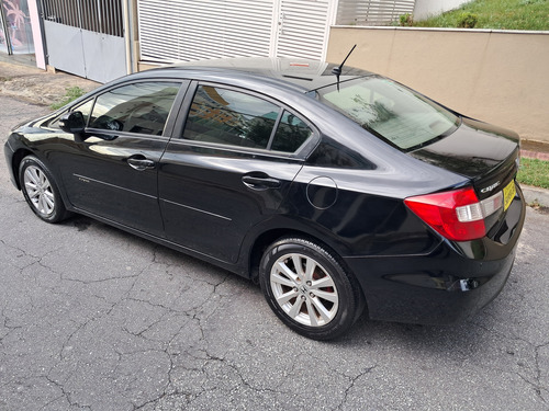 Honda Civic 1.8 Lxl Flex 4p