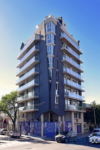 Local Comercial En Villa Devoto De 296,62 M2 En Esquina Doble Vidriera Unico!