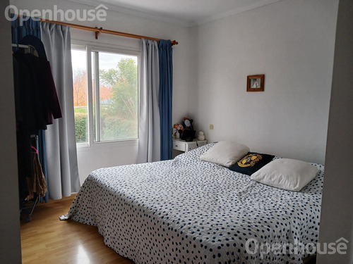 Casa En Venta En Barrio Los Jazmines Con Piscina