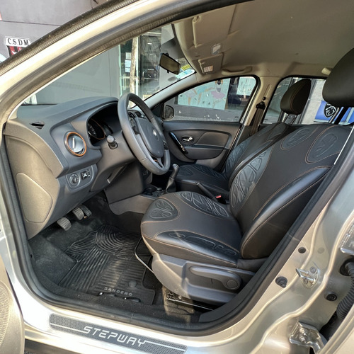 Imagen 5 de 15 de Renault Sandero Stepway Privilege C/gnc Km:12.000 Año2018