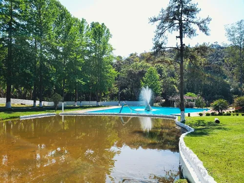 Sitio Para Festas E Temporada -piscina Semi Olimpíca