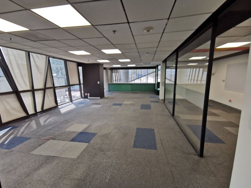 Oficina En Renta En Interlomas Magnocentro (m2o2915)