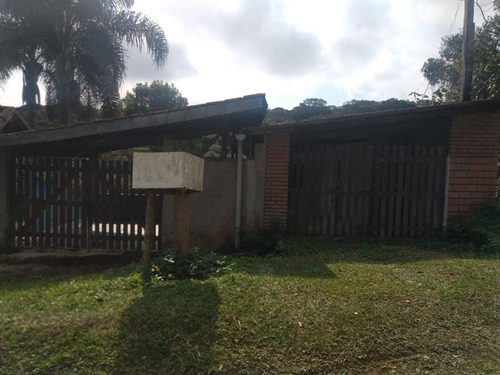 Casa Condomínio Fechado, 2 Quartos E 2 Varandas 