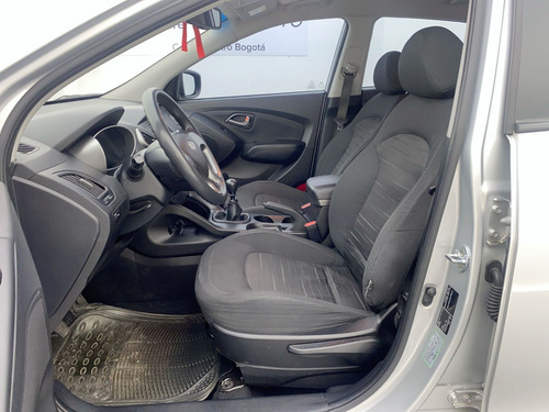 Imagen 15 de 25 de Hyundai Tucson Ix35 Gl 2.0 Mecanico