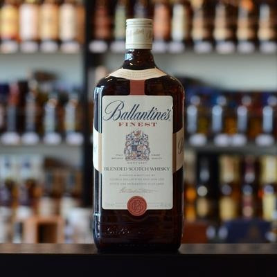 Imagen 4 de 6 de Whisky Ballantines Finest 1000ml En Estuche