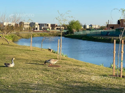 Imagen 18 de 26 de Casa En Venta En El Canton - Maroto Propiedades-