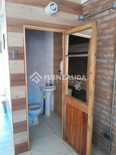 Local Comercial En Venta En Quintero, Con Patente Completa