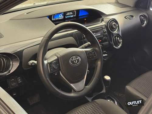 Toyota Etios 1.5 XS SEDAN 16V FLEX 4P AUTOMÁTICO