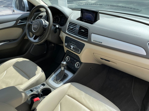 Imagem 13 de 15 de Audi Q3 2.0 Tfsi Ambiente Quattro 2014