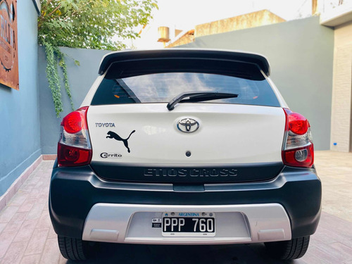 Toyota Etios 1.5 Cross 2016