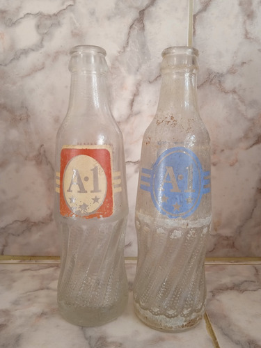 Imagen 1 de 2 de Botellas Antiguas De Colección (chichas A1)