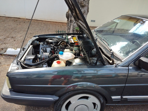 Volkswagen Santana 2000 2.0 4p
