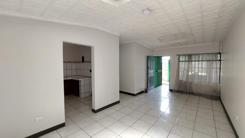 Imagen 3 de 9 de Casa Con Uso De Suelo Mixto Ubicada En Alajuela, Desamparados, Financiamiento Disponible