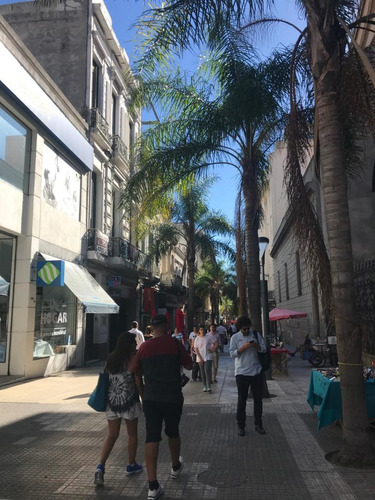 Peatonal Sarandi Entre Treinta Y Tres Y Misiones
