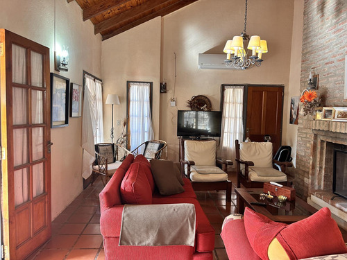 Casa En Venta En La Serranita 3 Dorm, Vista A Las Sierras!