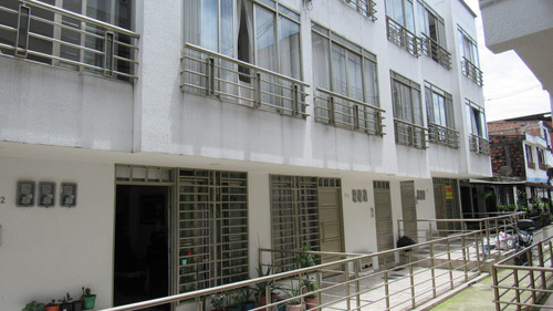 Imagen 1 de 16 de Venta De Hermoso Edificio En El Barrio Poblado 2 Pereira 