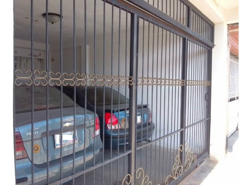 Imagen 23 de 30 de Casa En Venta Espectacular Tres Plantas En Conj Residencial Pozo Y Planta Peq. Inf: 0424-4040417