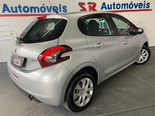 Imagem 4 de 10 de Peugeot 208