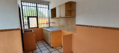 *jl/descubre El Lugar Perfecto: Casa En Venta Nueva Segovia Barquisimeto Lara, Venezuela/ Jlópez/ # 23-22361