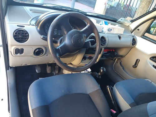 Imagen 5 de 14 de Renault Kangoo 1.6 2 Furgon Confort Aa Da Svt 1plc 2013