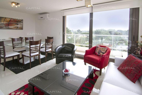 Moderno Apartamento De Dos Dormitorios - Punta Del Este- Ref: 30614