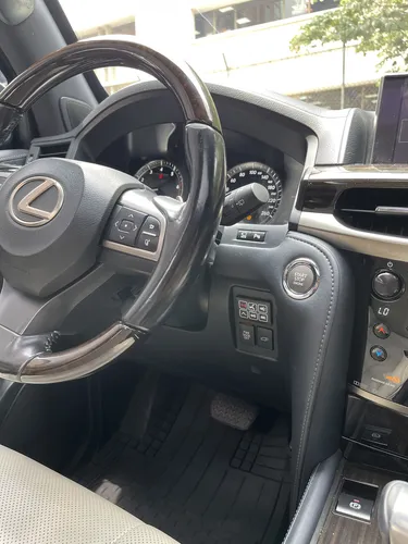 Lexus LX 5.7 570