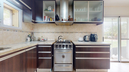 Casa De 5 Dorm. En Venta La Plata- Pileta Y Parque
