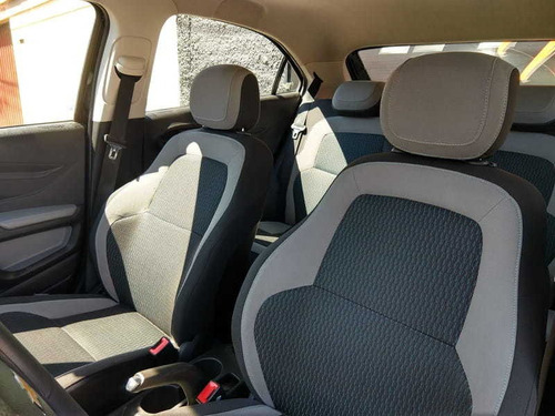 Imagem 13 de 15 de Chevrolet Onix 1.0 Mpfi Ls 8v Flex 4p Manual 2015