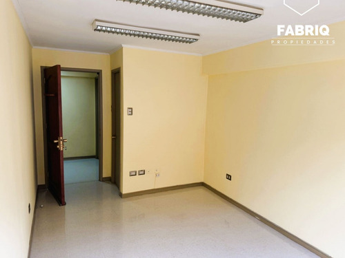 Arriendo Linda Oficina, Incluye G.comun