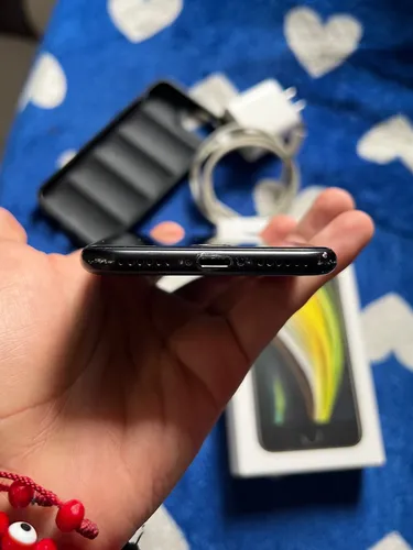 Apple iPhone SE 2 Generación 2020 64gb (Usado)