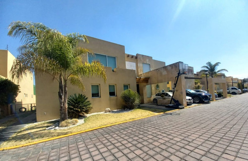 Casa En Venta En Bellavista En Metepec