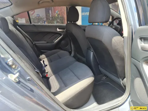 Kia Cerato Pro 1.6cc Mt Aa 4x2