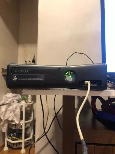 Xbox 360 Slim Bloqueado - Seminovo 